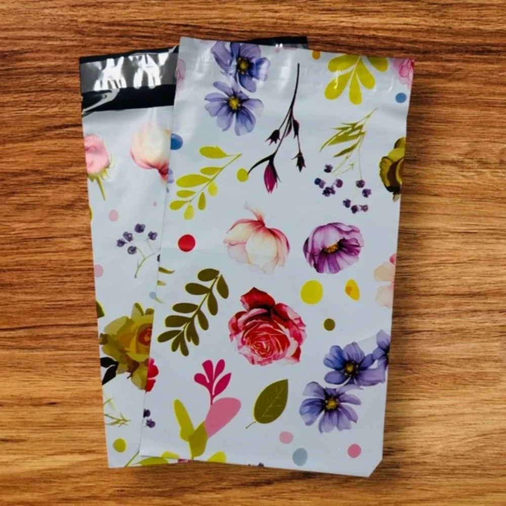 (10) 6x9 Spring Flowers Poly Mailers*
